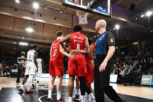 Basketball I Herren I Saison 2021-2022 I Bundesliga I 12. Spieltag I Hamburg Towers - brose bamberg I 05.01.2022 brose bamberg Hamburg edel-optics.de Arena Hamburg Deutschland Copyright: xLobeca AndreasxHannigx