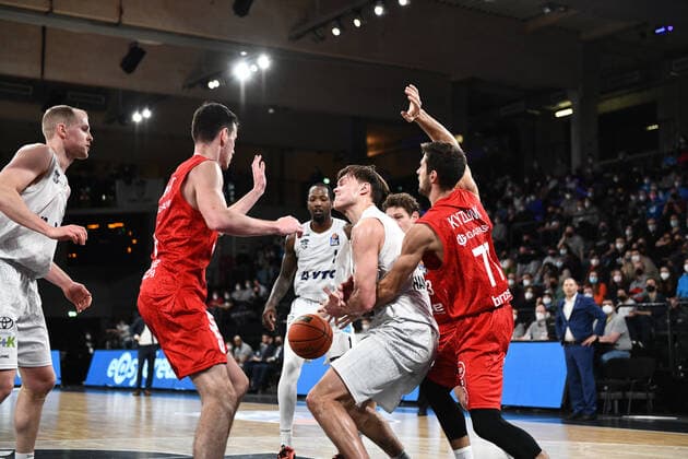 Basketball I Herren I Saison 2021-2022 I Bundesliga I 12. Spieltag I Hamburg Towers - brose bamberg I 05.01.2022 Maik Kotsar ( 11, Center, Hamburg Towers) Hamburg edel-optics.de Arena Hamburg Deutschland Copyright: xLobeca AndreasxHannigx