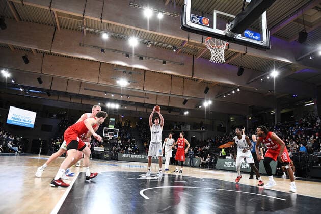 Basketball I Herren I Saison 2021-2022 I Bundesliga I 12. Spieltag I Hamburg Towers - brose bamberg I 05.01.2022 Maik Kotsar ( 11, Center, Hamburg Towers) Hamburg edel-optics.de Arena Hamburg Deutschland Copyright: xLobeca AndreasxHannigx