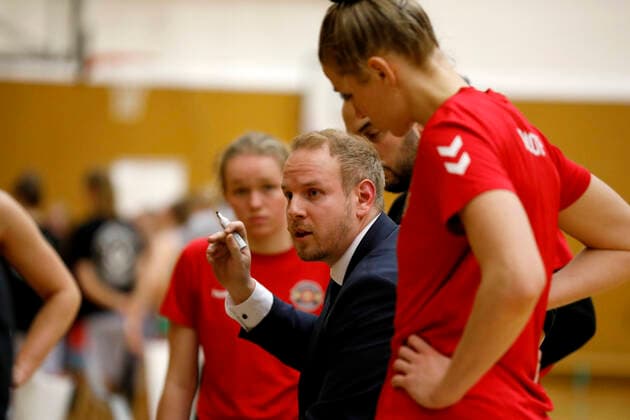 05.01.2022, Damen Basketball, DBBL Pokal, Viertelfinal, Saison 2021 2022, Damen, Chemcats Chemnitz - Rheinland Lions Mario Zurkowski (Trainer), Rheinland Lions Chemnitz Sporthalle am Schlossteich Sachsen Germany