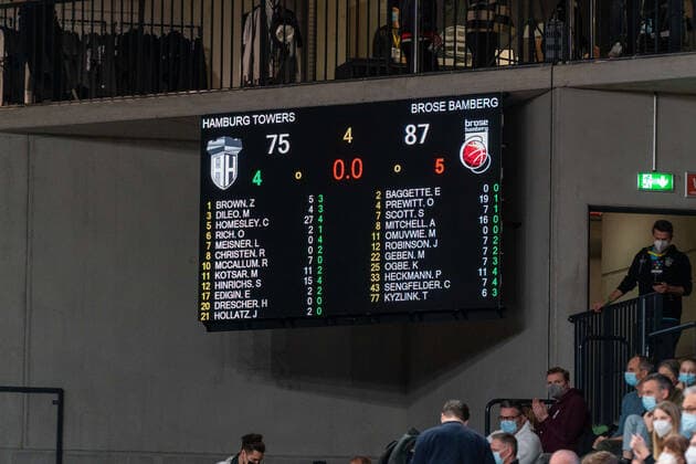 Endergebnis Hamburg Towers vs. Brose Bamberg, Basketball, Bundesliga, Hauptrunde, Spieltag 12, Saison 2021 2022, 05.01.2022 Marcel von Fehrn Hamburg Towers vs. Brose Bamberg, Basketball, Bundesliga, Hauptrunde, Spieltag 12, Saison 2021 2022, 05.01.2022 Hamburg Copyright: xEibnerxPressefoto MarcelxvonxFehrnx EP_MFN