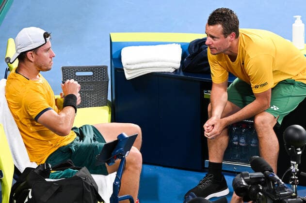 TENNIS ATP, Tennis Herren CUP, Lleyton Hewitt (right) speaks to James Duckworth of Team Australia (left) during his match against Arthur Rinderknech of Team France on Day 6 of the ATP Cup tennis tournament at the Ken Rosewall Arena in Sydney, Thursday, January 6, 2022. ( NO ARCHIVING, EDITORIAL USE ONLY, NO USE IN BOOKS WITHOUT CONSENT SYDNEY NSW AUSTRALIA  Copyright: xJAMESxGOURLEYx 20220106001611192558