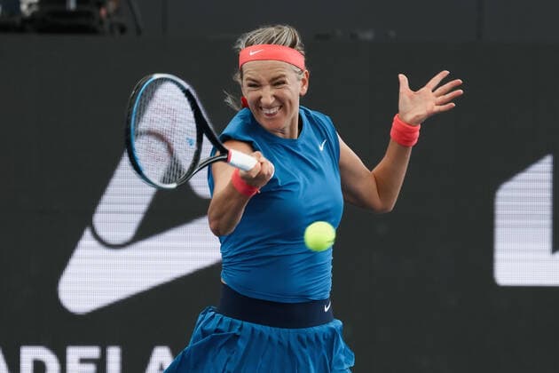 ADELAIDE, AUSTRALIA - JANUARY 06: Victoria Azarenka of Belarus plays a forehand during the WTA, Tennis Damen singles match between Priscilla Hon of Australia and Victoria Azarenka of Belarus on day four of the Adelaide International tennis tournament at Memorial Drive on January 06, 2022 in Adelaide, Australia. (Photo by Peter Mundy Speed Media Icon Sportswire) TENNIS: JAN 06 Adelaide International Icon220106118