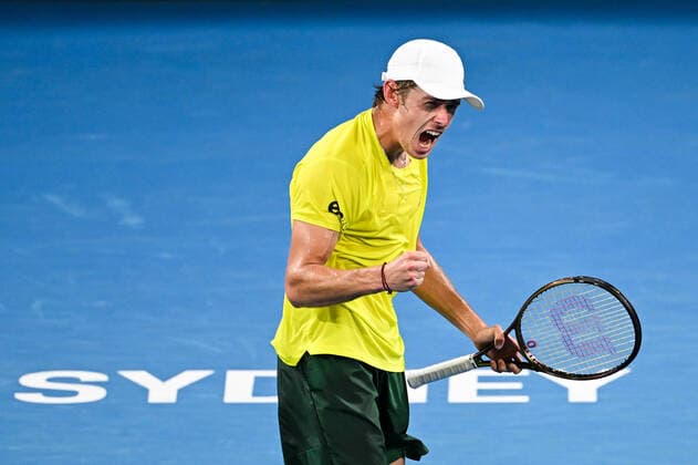TENNIS ATP, Tennis Herren CUP, Alex de Minaur of Team Australia celebrates during his match against Ugo Humbert of Team France on Day 6 of the ATP Cup tennis tournament at the Ken Rosewall Arena in Sydney, Thursday, January 6, 2022. ( NO ARCHIVING, EDITORIAL USE ONLY, NO USE IN BOOKS WITHOUT CONSENT SYDNEY NSW AUSTRALIA  Copyright: xJAMESxGOURLEYx 20220106001611205460