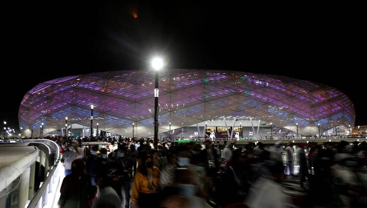 FIFA FuÃŸball WM 2022, SportstÃ¤tten, Education City Stadium General view of fans outside the Education City Stadium in Al Rayyan, Qatar. Taken at night time during the FIFA Arab Cup in the build up to the 2022 FIFA World Cup, WM, Weltmeisterschaft, Fussball Photo by 10 12 2021  Copyright: xx