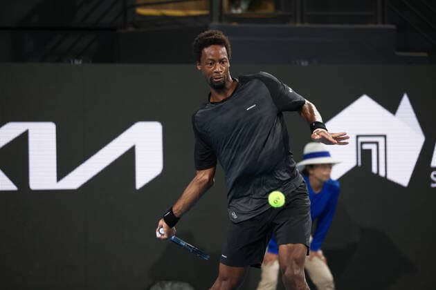 ADELAIDE, AUSTRALIA - JANUARY 06: Gael Monfils of France plays a forehand during the ATP, Tennis Herren singles match between Gael Monfils of France and Juan Manuel Cerundolo of Argentina on day four of the Adelaide International tennis tournament at Memorial Drive on January 06, 2022 in Adelaide, Australia. (Photo by Peter Mundy Speed Media Icon Sportswire) TENNIS: JAN 06 Adelaide International Icon220106224