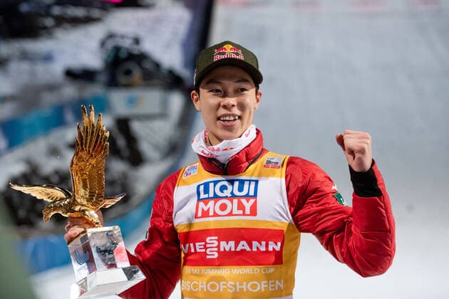 Bilder des Jahres 2022, Sport 01 Januar Sport Themen der Woche KW01 Sport Bilder des Tages Ryoyu Kobayashi (Japan) jubelt ueber den Gesamtsieg bei der Tournee, AUT, Skispringen Vierschanzentournee, Dreikoenigsspringen Bischofshofen, 06.01.2022, Saison 2021 2022 AUT, Skispringen Vierschanzentournee, Dreikoenigsspringen Bischofshofen, 06.01.2022, Saison 2021 2022 *** Ryoyu Kobayashi Japan rejoices over overall victory in tour, AUT, Ski Jumping Four Hills Tournament, Three-King Bischofshofen, 06 01 2022, 2021 2022 season AUT, Ski Jumping Four Hills Tournament, Three-King Bischofshofen, 06 01 2022, 2021 2022 season Copyright: xEibner Memmlerx EP_MMR