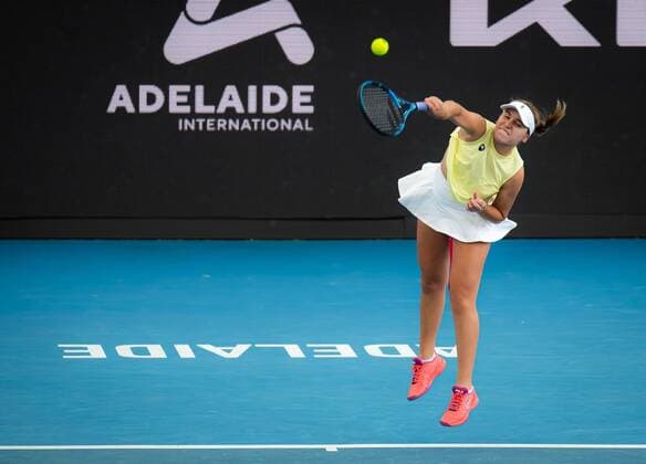 Mandatory Credit: Photo by Rob Prange Shutterstock (12683874ao) Sofia Kenin of the United States in action during the quarterfinal at the 2022 Adelaide International WTA, Tennis Damen 500 tennis tournament Adelaide International, Tennis, Memorial Drive Tennis Centre, Adelaide, Australia - 07 Jan 2022 Adelaide International, Tennis, Memorial Drive Tennis Centre, Adelaide, Australia - 07 Jan 2022  Copyright: xRobxPrange Shutterstockx 12683874ao
