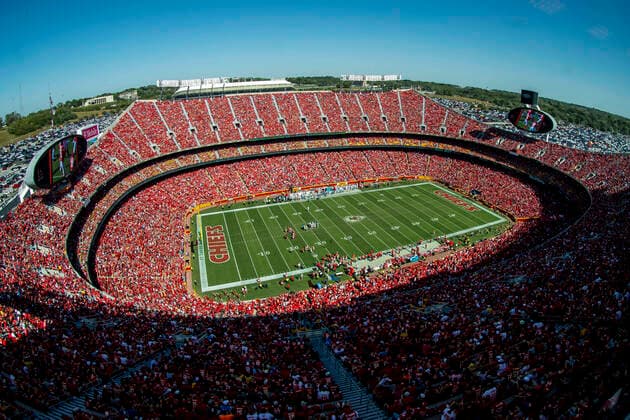 KANSAS CITY, MO - SEPTEMBER 26: Interior view of Arrowhead Stadium during the game between the Kansas City Chiefs and the Los Angeles Chargers on September 26, 2021 in Kansas City, MO. (Photo by Nick Tre. Smith Icon Sportswire) NFL, American Football Herren, USA SEP 26 Chargers at Chiefs Icon2109260016