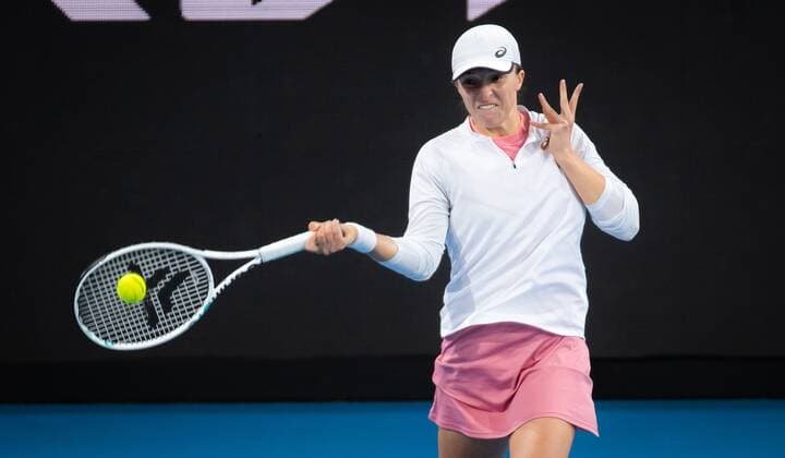 Mandatory Credit: Photo by Rob Prange Shutterstock (12683874cz) Iga Swiatek of Poland in action during the quarter-final at the 2022 Adelaide International WTA, Tennis Damen 500 tennis tournament Adelaide International, Tennis, Memorial Drive Tennis Centre, Adelaide, Australia - 07 Jan 2022 Adelaide International, Tennis, Memorial Drive Tennis Centre, Adelaide, Australia - 07 Jan 2022  Copyright: xRobxPrange Shutterstockx 12683874cz