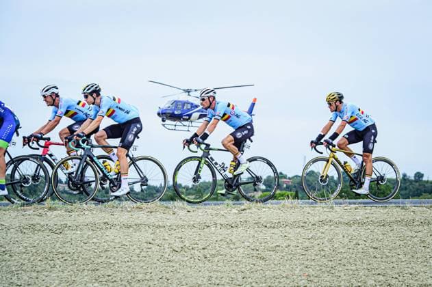 VAN AERT Wout: UCI Road cycling, Rad, Radsport, Strasse World Championships 2020 VAN AERT Wout ( BEL ) Belgium Querformat - quer - horizontal - Landscape - Event Veranstaltung: UCI Road Cycling World Championships - Category Kategorie: Cycling - Road Cycling - Elite Men - Location Ort: Europe Italy - Emilia-Romagna - Start & Finish: Imola - Road Race ( RR ) - Distance: 258,2 km - Date Datum: 27.09.2020 Sunday -