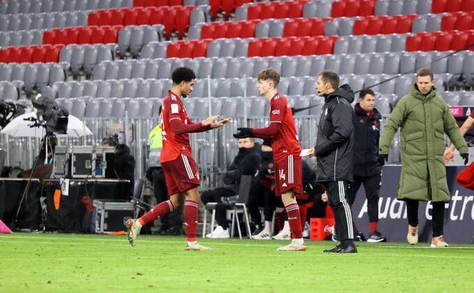 07.01.22 FC Bayern München - Borussia Mönchengladbach Deutschland, München, 07.01.2022, Fussball, Bundesliga, FC Bayern München - Borussia Mönchengladbach: v.l. Malik Tillman, Paul Wanner (beide FC Bayern München).