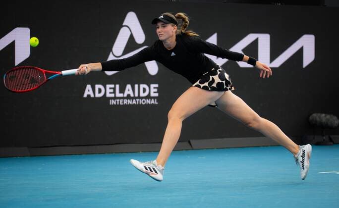 Mandatory Credit: Photo by Rob Prange Shutterstock (12683875ab) Elena Rybakina of Kazakhstan in action during the semi-final at the 2022 Adelaide International WTA, Tennis Damen 500 tennis tournament Adelaide International, Tennis, Memorial Drive Tennis Centre, Adelaide, Australia - 08 Jan 2022 Adelaide International, Tennis, Memorial Drive Tennis Centre, Adelaide, Australia - 08 Jan 2022  Copyright: xRobxPrange Shutterstockx 12683875ab