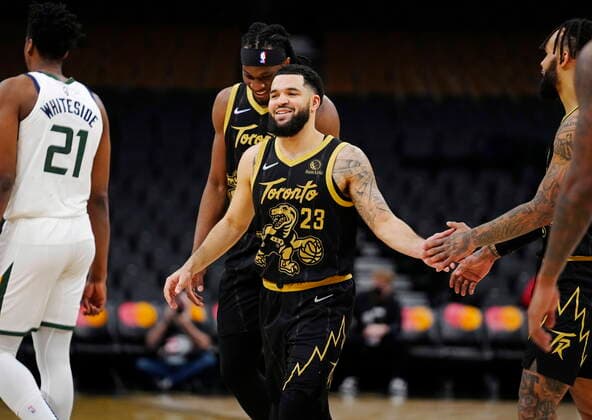 January 7, 2022, Toronto, ON, Canada: Toronto Raptors guard Fred VanVleet (23) celebrates with teammates after recording his first ever triple-double during second half NBA, Basketball Herren, USA basketball action against the Utah Jazz in Toronto on Friday, January 7, 2022. Canada News - January 7, 2022  - ZUMAc35_ 20220107_zaf_c35_115 Copyright: xFrankxGunnx
