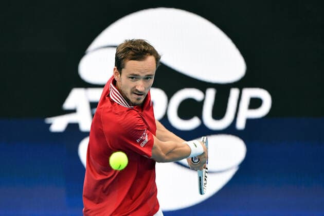 TENNIS ATP, Tennis Herren CUP, Russia?s Daniil Medvedev plays a shot during his semi-finals match against Canada?s Felix Auger-Aliassime on Day 8 of the ATP Cup tennis tournament at Qudos Bank Arena in Sydney, Saturday, January 8, 2022. ( NO ARCHIVING, EDITORIAL USE ONLY, NO USE IN BOOKS WITHOUT CONSENT SYDNEY NSW AUSTRALIA  Copyright: xMICKxTSIKASx 20220108001611713246