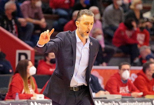 08.01.2022, xovx, Basketball 1. Bundesliga, easy Credit BBL, JobStairs Gießen 46ers - BG Göttingen Trainer Pete Strobl (Gießen 46ers) Gießen Sporthalle Ost Hessen Deutschland (DE)