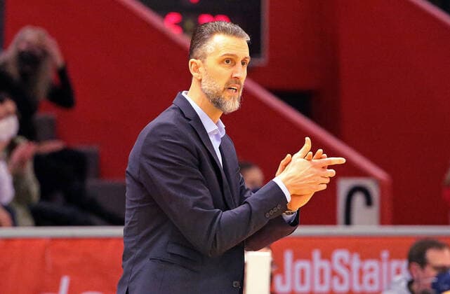 08.01.2022, xovx, Basketball 1. Bundesliga, easy Credit BBL, JobStairs Gießen 46ers - BG Göttingen Trainer Pete Strobl (Gießen 46ers) Gießen Sporthalle Ost Hessen Deutschland (DE)