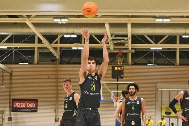 Takiula Fahrensohn (TEAM Ehingen Urspring 20) VfL Kirchheim Knights vs. TEAM Ehingen Urspring Basketball, Maenner, Barmer, 2.Basketball Bundesliga, ProA Hauptrunde , 18.Spieltag, 08.01.2022 Foto:Eibner Tobias Baur VfL Kirchheim Knights vs. TEAM Ehingen Urspring Basketball, Barmer, 2. Basketball Bundesliga, 2.BBL, Liga Pro A, 18.Spieltag, 08.01.2022 Kirchheim Teck Copyright: xEibner-Pressefotox EP_TBR