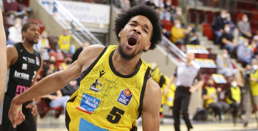 Ludwigsburg , Basketball easycredit BBL Bundesliga . MHP Riesen Ludwigsburg vs. medi Bayreuth , Justin Simon ( Riesen )
