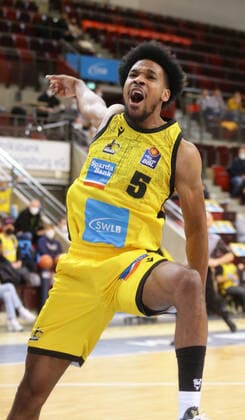 Ludwigsburg , Basketball easycredit BBL Bundesliga . MHP Riesen Ludwigsburg vs. medi Bayreuth , Justin Simon ( Riesen )
