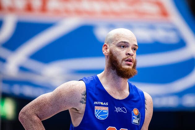 BB-1BL Syntainics MBC - Ratiopharm Ulm Reggie Upshaw ( 30 Syntainics MBC) waehrend der Begegnung Saison 2021-2022 (Herren) in der EasyCredit Bundesliga zwischen Syntainics MBC und Ratiopharm Ulm in der Stadthalle Weissenfels am 8. January 2022 in Weissenfels, Sachsen Anhalt, Deutschland