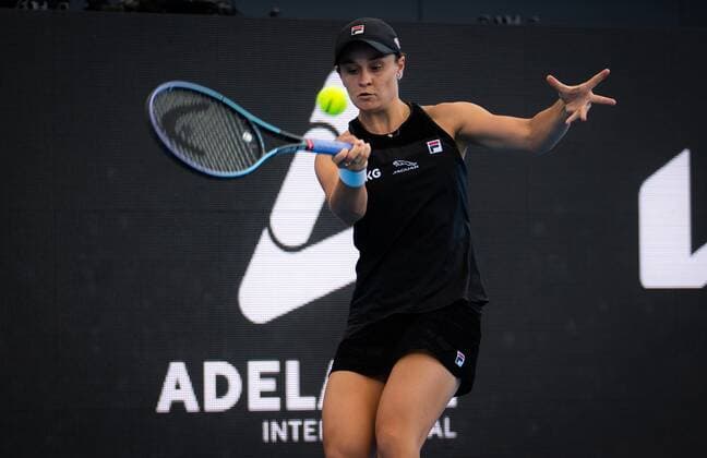 Mandatory Credit: Photo by Rob Prange Shutterstock (12683876h) Ashleigh Barty of Australia in action during the final of the 2022 Adelaide International WTA, Tennis Damen 500 tennis tournament Adelaide International, Tennis, Memorial Drive Tennis Centre, Adelaide, Australia - 09 Jan 2022 Adelaide International, Tennis, Memorial Drive Tennis Centre, Adelaide, Australia - 09 Jan 2022  Copyright: xRobxPrange Shutterstockx 12683876h