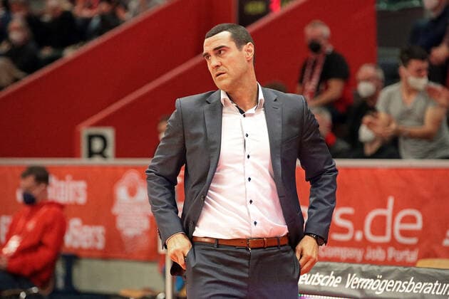08.01.2022, xovx, Basketball 1. Bundesliga, easy Credit BBL, JobStairs Gießen 46ers - BG Göttingen Headcoach Roel Moors (BG Göttingen) Gießen Sporthalle Ost Hessen Deutschland (DE)