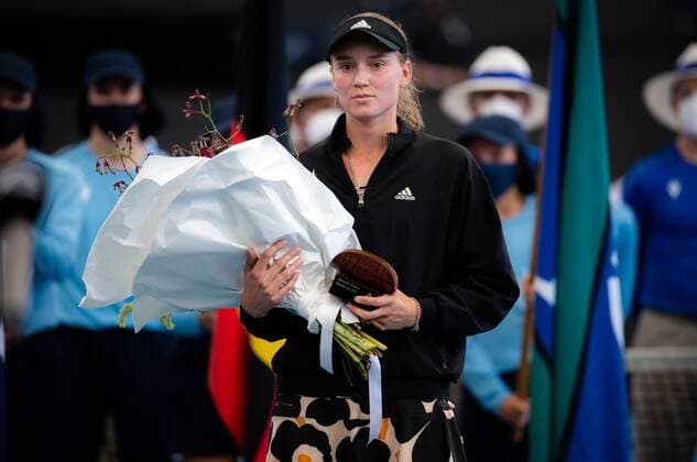 Mandatory Credit: Photo by Rob Prange Shutterstock (12683876at) Elena Rybakina of Kazakhstan during the trophy ceremony after the final of the 2022 Adelaide International WTA, Tennis Damen 500 tennis tournament Adelaide International, Tennis, Memorial Drive Tennis Centre, Adelaide, Australia - 09 Jan 2022 Adelaide International, Tennis, Memorial Drive Tennis Centre, Adelaide, Australia - 09 Jan 2022  Copyright: xRobxPrange Shutterstockx 12683876at
