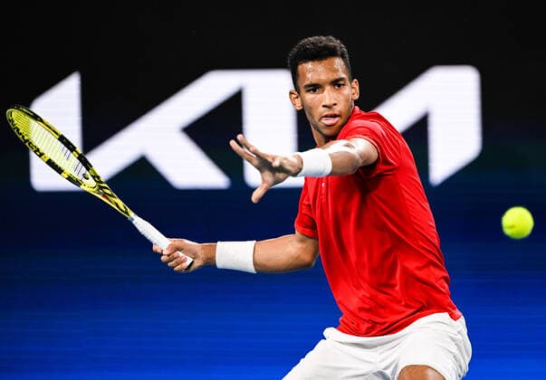 Mandatory Credit: Photo by James Gourley Shutterstock (12745941bh) Felix Auger-Aliassime of Team Canada in action during his Final Match against Team Spain ATP, Tennis Herren Cup Final, Tennis, Ken Rosewall Arena, Sydney, Australia - 09 Jan 2022 ATP Cup Final, Tennis, Ken Rosewall Arena, Sydney, Australia - 09 Jan 2022  Copyright: xJamesxGourley Shutterstockx 12745941bh