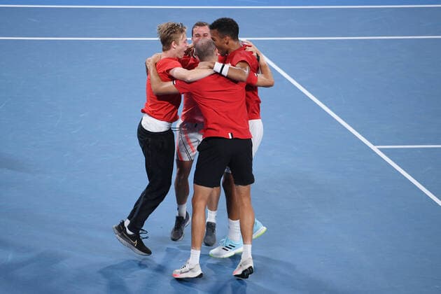 TENNIS ATP, Tennis Herren CUP, Team Canada celebrate their win over Team Spain in the ATP Cup Final on Day 9 of the ATP Cup tennis tournament at Ken Rosewall Arena in Sydney, Sunday, January 9, 2022. ( NO ARCHIVING, EDITORIAL USE ONLY, NO USE IN BOOKS WITHOUT CONSENT SYDNEY NSW AUSTRALIA  Copyright: xDEANxLEWINSx 20220109001611994761