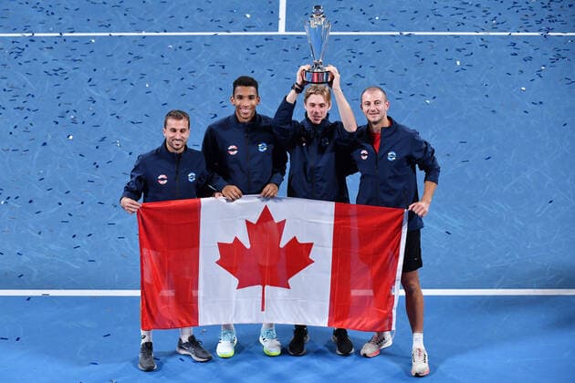 TENNIS ATP, Tennis Herren CUP, Team Canada pose for photographs with the ATP Cup trophy following their win over Team Spain in the ATP Cup Final on Day 9 of the ATP Cup tennis tournament at Ken Rosewall Arena in Sydney, Sunday, January 9, 2022. ( NO ARCHIVING, EDITORIAL USE ONLY, NO USE IN BOOKS WITHOUT CONSENT SYDNEY NSW AUSTRALIA  Copyright: xDEANxLEWINSx 20220109001611997585