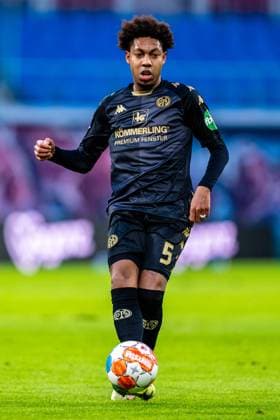 FB-1BL RB Leipzig - FSV Mainz 05 Jean-Paul Boetius ( 5 SV Mainz 05) waehrend der Saison 2021-2022 (18. Spieltag) in der 1. Bundesliga (Herren) zwischen RB Leipzig und FSV Mainz 05 in der Red Bull Arena am 08. January 2022 in Leipzig, Sachsen, Deutschland (DFL AND DFB REGULATIONS PROHIBIT ANY USE OF PHOTOGRAPHS as IMAGE SEQUENCES and or QUASI-VIDEO)