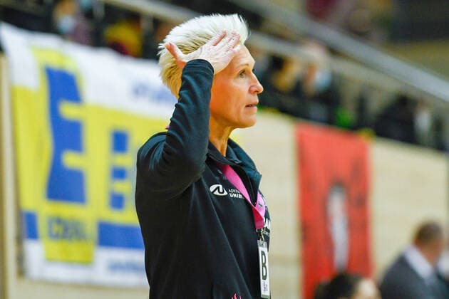 Halle, Deutschland 11. September 2021: 1.HBL - Frauen - 2021 2022 - SV Union Halle-Neustadt Wildcats vs. Metzingen Trainerin Edina Rott (Metzingen) SWH.arena Sachsen-Anhalt Copyright: xFotostandx xBallaschx