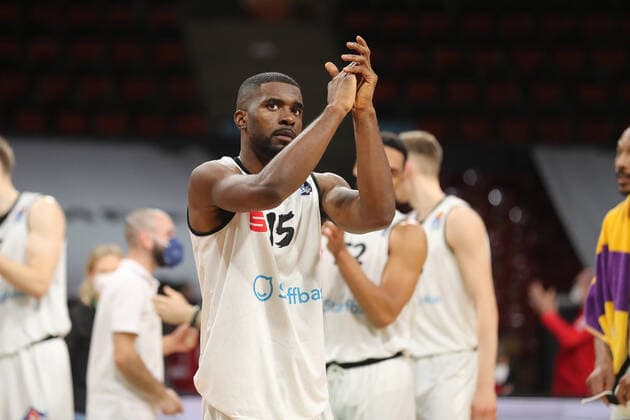 Frantz Massenat (NINERS Chemnitz, 15) jubelt GER, FC Bayern Basketball vs. NINERS Chemnitz, Basketball, 1.Bundesliga, Saison 2021 2022, 09.01.2022, GER, FC Bayern Basketball vs. NINERS Chemnitz, Basketball, 1.Bundesliga, Saison 2021 2022, 09.01.2022 Muenchen Copyright: xEIBNER MarcelxEngelbrechtx EP_EER