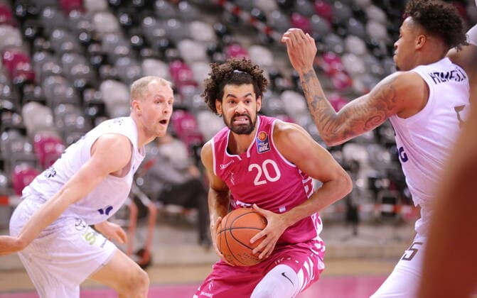 Jeremy Morgan Telekom Baskets Bonn vs. Hamburg Towers easyCredit BBL 1. Bundesliga , Saison 2021 2022 , Hauptrunde 16. Spieltag