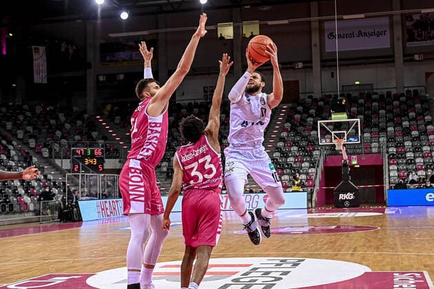 easyCredit BBL, Telekom Baskets Bonn vs. Hamburg Towers, 09.01.2022 Ray McCallum (Hamburg Towers 10), easyCredit BBL, Telekom Baskets Bonn vs. Hamburg Towers am 09.01.2022 im Telekom Dome Bonn, Bonn (Nordrhein-Westfalen) Copyright: xBEAUTIFULxSPORTS Mueller-Laschetx
