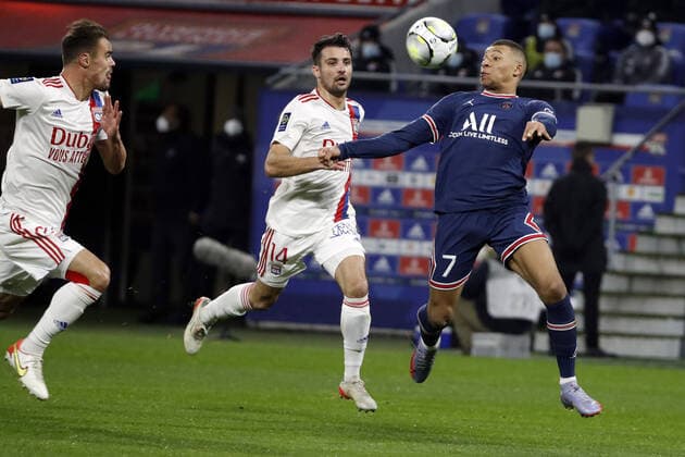 Bilder des Jahres 2022, Sport 01 Januar Sport Themen der Woche KW01 Kyllian Mbappe PSG FOOTBALL : Olympique Lyonnais (OL) vs Paris Saint Germain (PSG) - ligue1 ubereats - J20 - Lyon - 09 01 2022 StephanePillaud Panoramic 