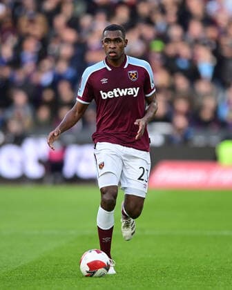 Fußball, England, Premier League, West Ham United, Ganzkörper, Saison 2021 2022 Emirates FA Cup 3rd Round West Ham United v Leeds United Issa Diop 23 of West Ham United London London Stadium United Kingdom Copyright: xAshleyxCrowden NewsxImagesx