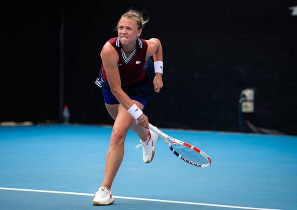 Mandatory Credit: Photo by Rob Prange Shutterstock (12750051v) Anett Kontaveit of Estonia in action during the first round of the 2022 Sydney Tennis Classic WTA, Tennis Damen 500 tennis tournament 2022 Sydney Tennis Classic Day 1 - 10 Jan 2022 2022 Sydney Tennis Classic Day 1 - 10 Jan 2022  Copyright: xRobxPrange Shutterstockx 12750051v