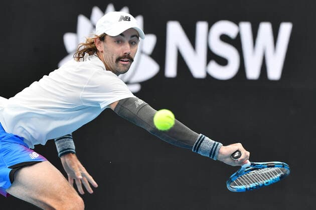 Sport Bilder des Tages SYDNEY TENNIS CLASSIC, Jordan Thompson of Australia in action during his match against Marcos Giron of the USA on Day 1 of the Sydney Tennis Classic at Sydney Olympic Park in Sydney, Monday, January 10, 2022. ( NO ARCHIVING, EDITORIAL USE ONLY, NO USE IN BOOKS WITHOUT CONSENT SYDNEY NSW AUSTRALIA  Copyright: xDEANxLEWINSx 20220110001612244167