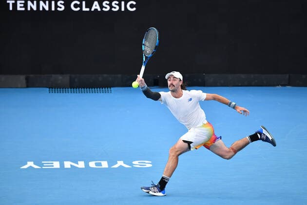 SYDNEY TENNIS CLASSIC, Jordan Thompson of Australia in action against Marcos Giron of the USA on Day 1 of the Sydney Tennis Classic at Sydney Olympic Park in Sydney, Monday, January 10, 2022. ( NO ARCHIVING, EDITORIAL USE ONLY, NO USE IN BOOKS WITHOUT CONSENT SYDNEY NSW AUSTRALIA  Copyright: xDEANxLEWINSx 20220110001612247887