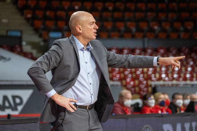 Chemnitz Trainer Rodrigo PASTORE. Basketball, FC Bayern - Chemnitz, am 9.01.2022, Basketball Bundesliga, FC Bayern München Basketball - Niners Chemnitz, Saison 2021-2022, in Muenchen, A U D I D O M E, Deutschland. Quelle Copyright Credit : Oryk HAIST