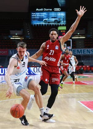 21 Augustine Rubit (FCBB) gegen 29 Mindaugas Susinskas (Niners Chemnitz) Basketball BBL FC Bayern München - Niners Chemnitz im Audi Dome am 09.01.2021 FOTO: Mladen Lackovic LakoPress