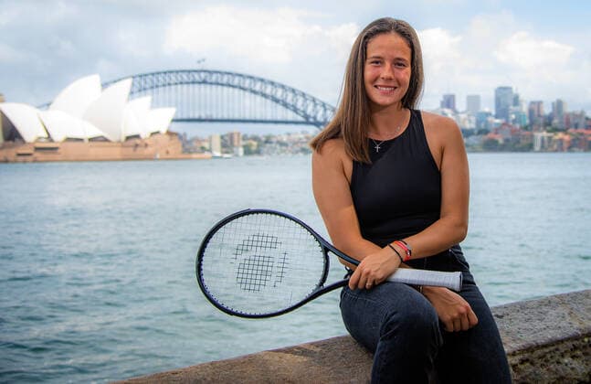 January 11, 2022, SYDNEY, AUSTRALIA: Daria Kasatkina of Russia visits the Sydney Botanical Gardens during the 2022 Sydney Tennis Classic WTA, Tennis Damen 500 tennis tournament SYDNEY AUSTRALIA - ZUMAa181 20220111_zaa_a181_012 Copyright: xRobxPrangex