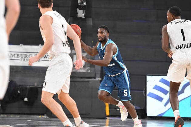 Basketball I Herren I Saison 2021-2022 I Eurocup I 9. Spieltag I Hamburg Towers - TURK TELEKOM ANKARA I 11.01.2022 Anthony Clemmons (5, TURK TELEKOM ANKARA) Hamburg edel-optics.de Arena Hamburg Deutschland Copyright: xLobeca Hannigx