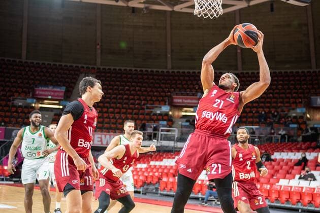 Vladimir Lucic 11 (FC Bayern), Augustine Rubit 21 (FC Bayern), FC Bayern Basketball vs. Zalgiris Kaunas, Euroleague, 11.01.2022 Muenchen Bayern Deutschland