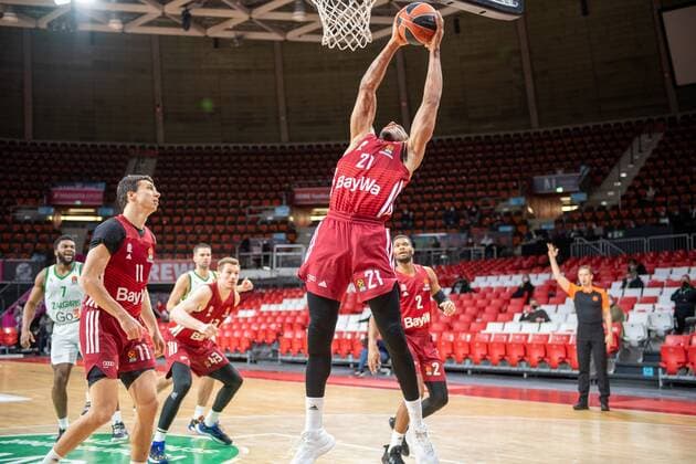 Vladimir Lucic 11 (FC Bayern), Augustine Rubit 21 (FC Bayern), FC Bayern Basketball vs. Zalgiris Kaunas, Euroleague, 11.01.2022 Muenchen Bayern Deutschland