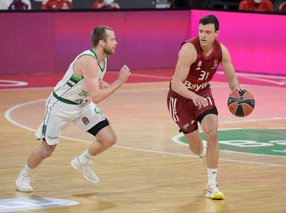 11.01.2022, xemx, Basketball Euroleague, FC Bayern Muenchen - Zalgiris Kaunas emspor, v.l. Lukas Lekavicius (Zalgiris Kaunas), Zan Mark Sisko (FC Bayern Basketball) Muenchen