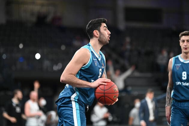 Basketball I Herren I Saison 2021-2022 I EuroCup I Gruppe A I Hamburg Towers - Turk Telekom Ankara I 11.01.2022 Erdi Gulaslan (6, Turk Telekom Ankara) Hamburg-Wilhelmsburg edel-optics.de Arena Hamburg Deutschland Copyright: xLobeca Schlikisx