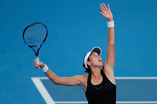 Garbi–e Muguruza of Spain serves to Ekaterina Alexandrova of Russia during the Sydney Tennis Classic 2022 at Sydney Olympic Park Tennis Centre, Sydney, Australia on 12 January 2022. Copyright: xPeterxDovganx 30470251
